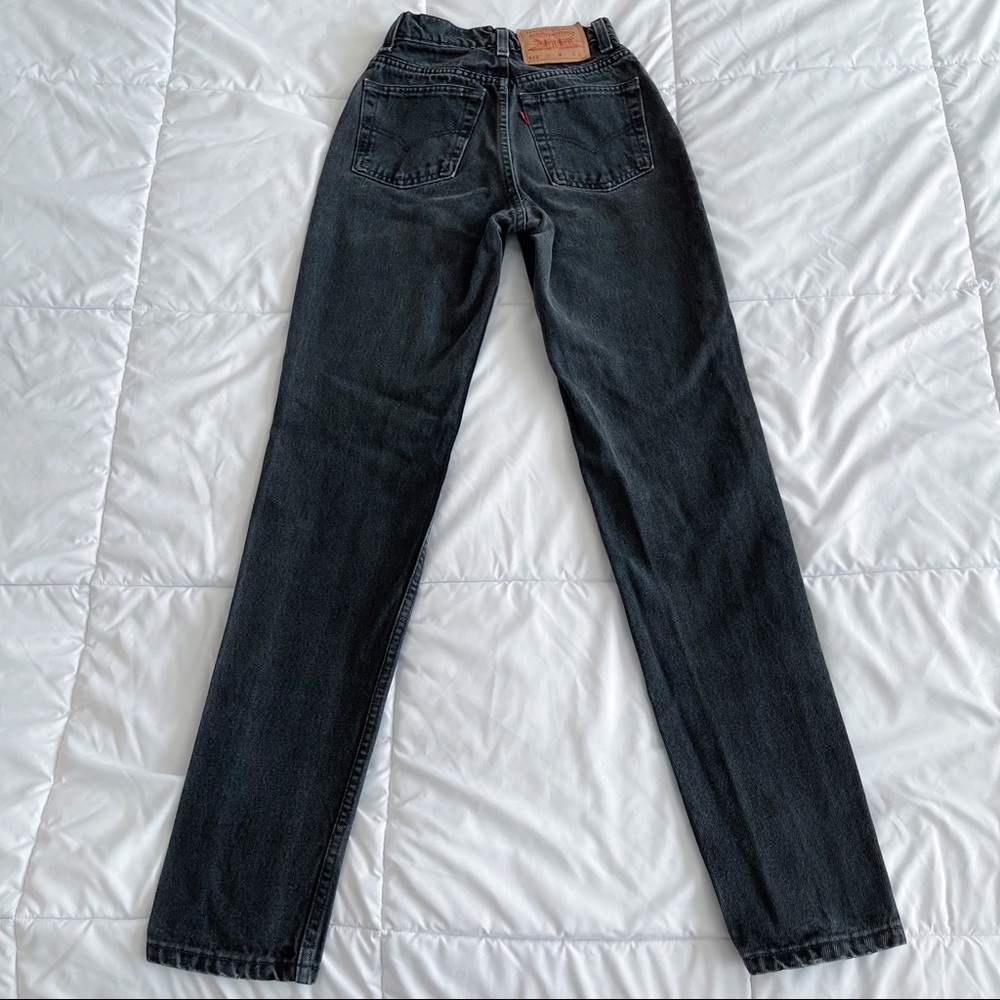 Perfect Black Levi's 512 high waisted mom jeans - Picture 3 of 9